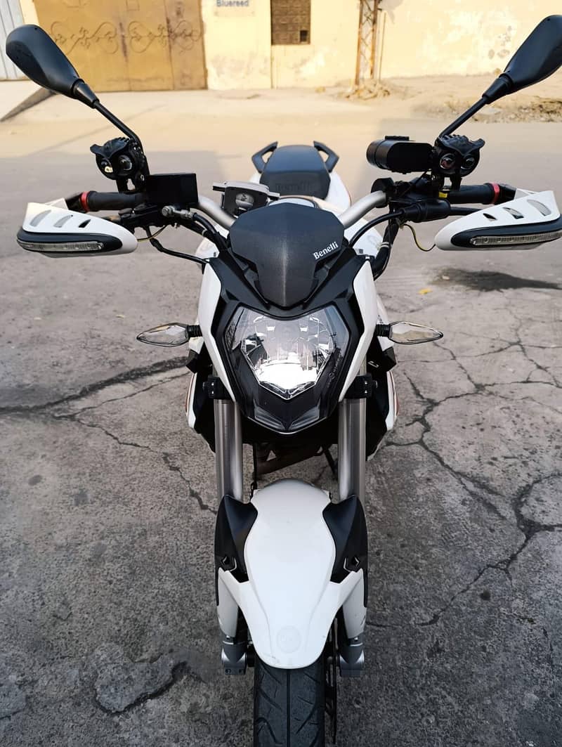 Benelli 150 1