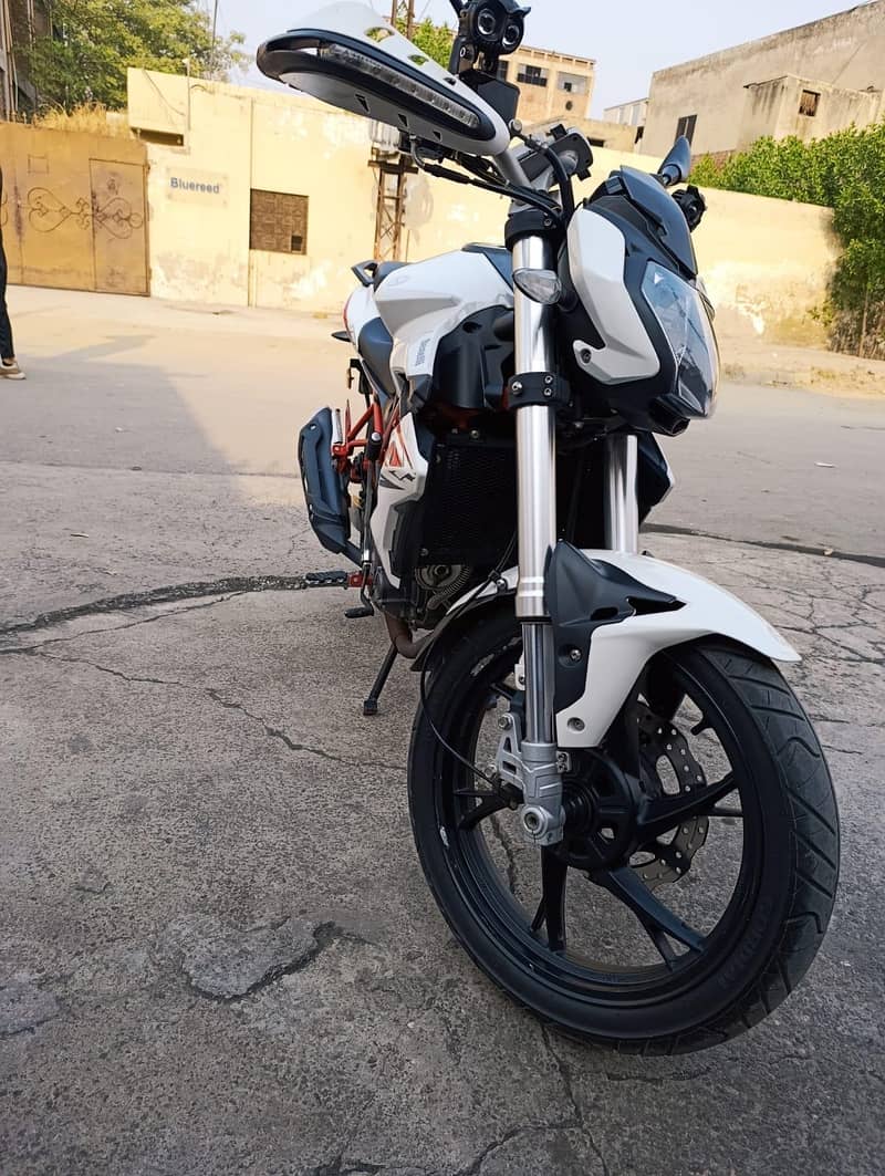 Benelli 150 4