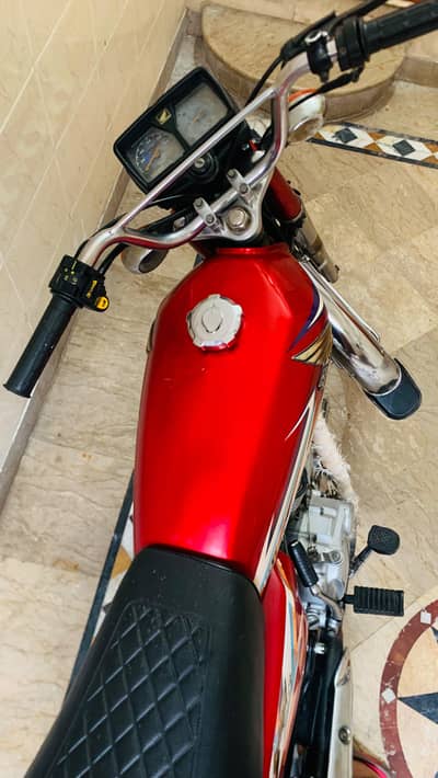 Honda CG 125 Lahore register 2016 model urgent for sale Pakistan