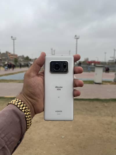 Sharp AQUOS R6 SH-51B | Snapdragon 888 | 12GB/128GB