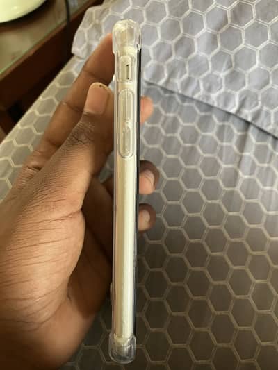 Apple iPhone SE