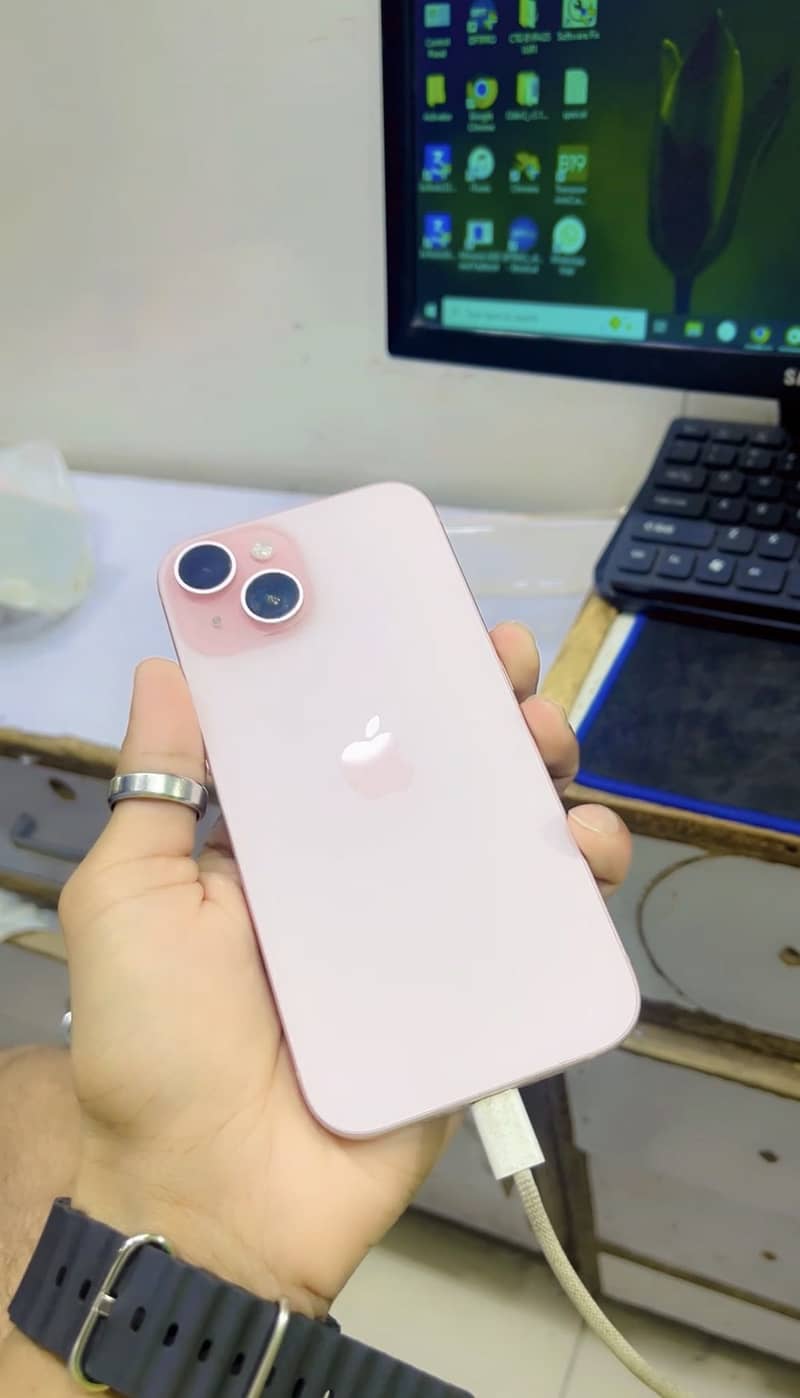 Apple iPhone 15 2