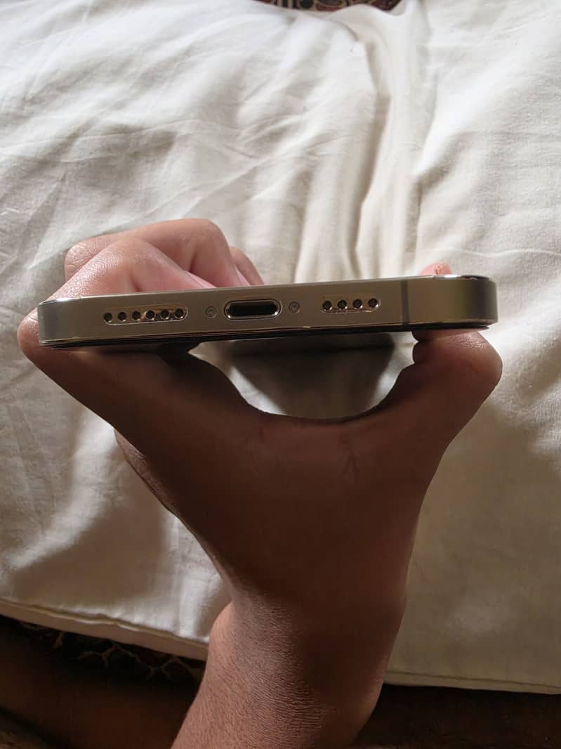 Apple iPhone 12 Pro Max 3