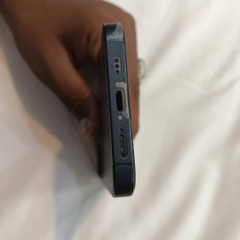 Apple iPhone 13 3