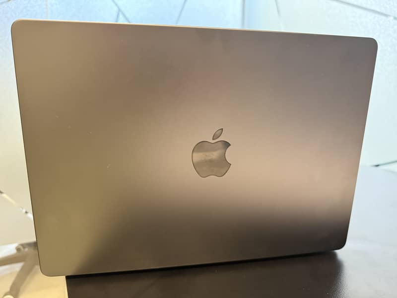 Apple MacBook Pro M4 7