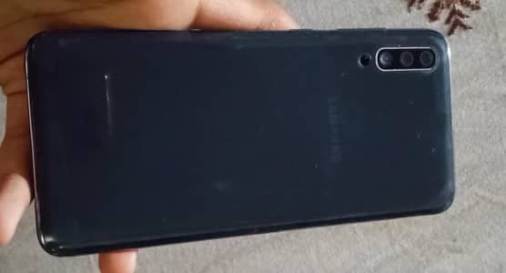 Samsung Mobile A70 FOR PART'S PENAL IS ORIGINAL BUT TO MUCH SCRATCHES