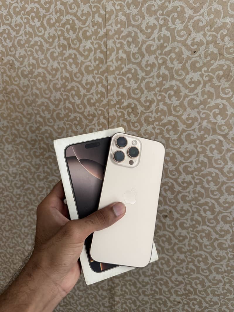 Apple iPhone 16 Pro Max 0