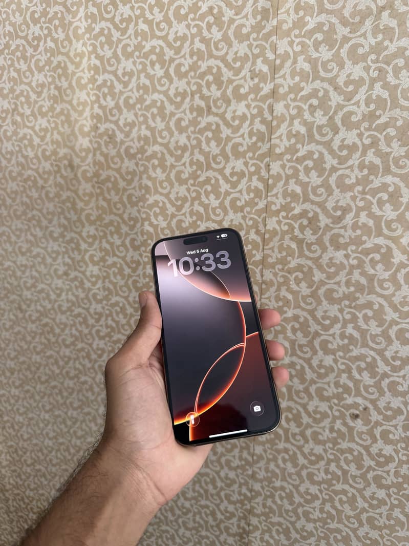 Apple iPhone 16 Pro Max 6