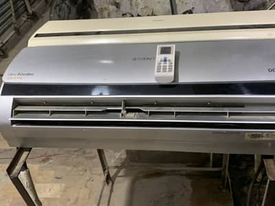 Orient 1 ton dc inverter good condition