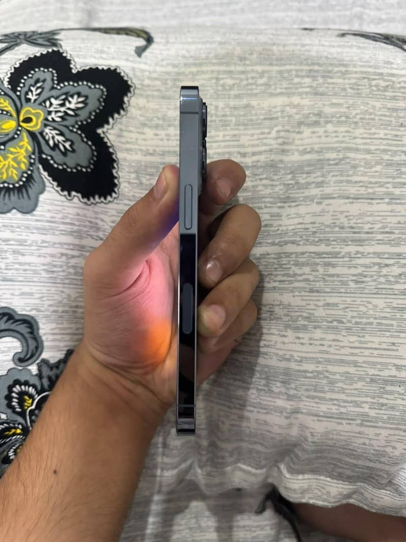Apple iPhone 13 Pro 3