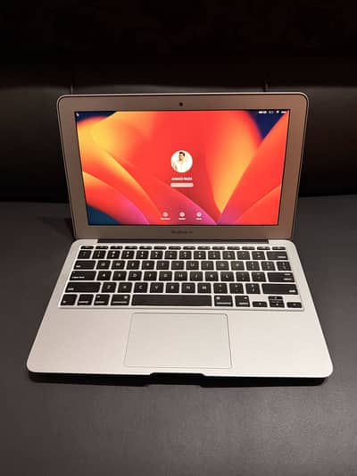 Apple MacBook Air 2014 - Backlit Keyboard - With Original Charger