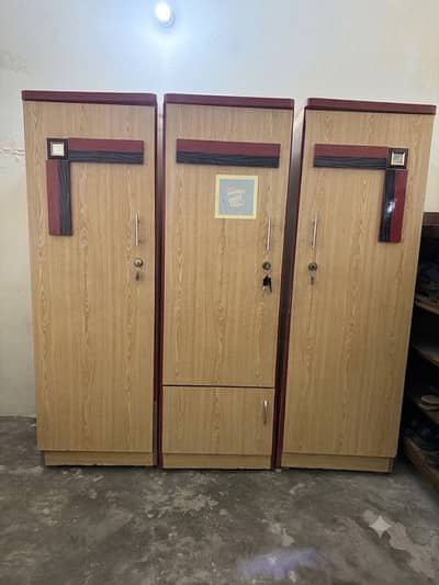 3-Door Wooden Wardrobe / Almari – Good Condition