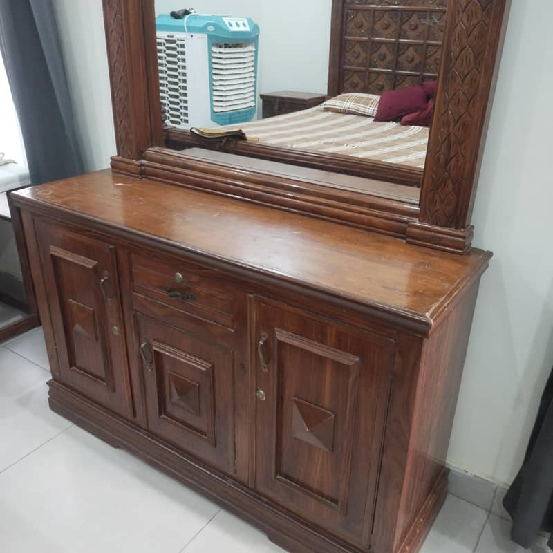 dressing table 1