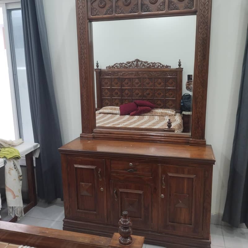 dressing table 3