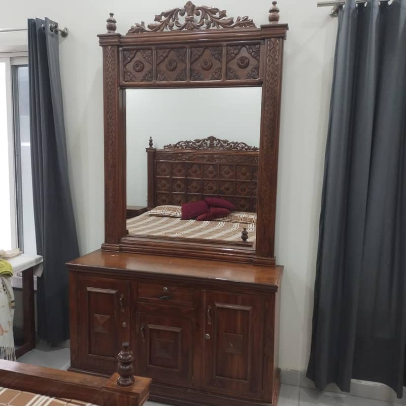 dressing table 4