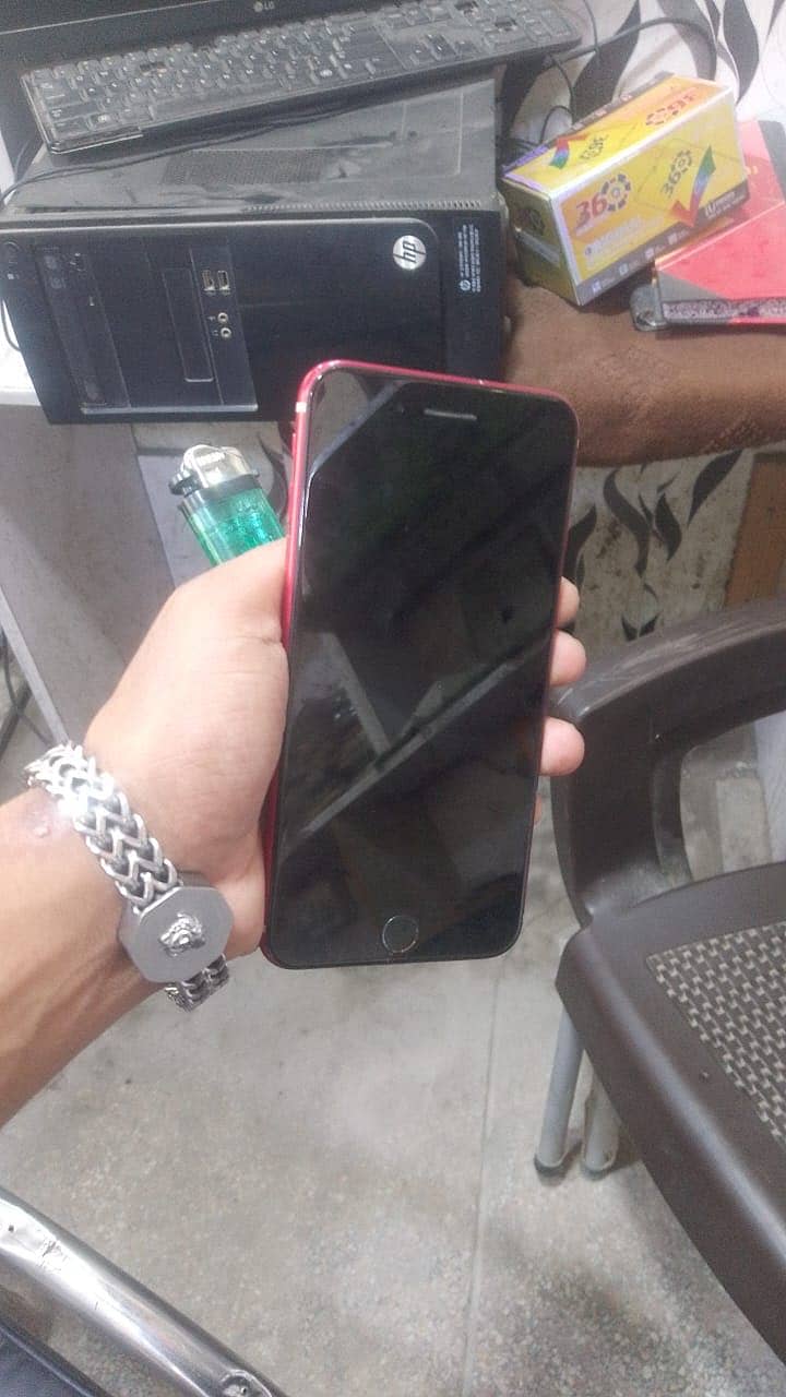 Apple iPhone 8 Plus 1