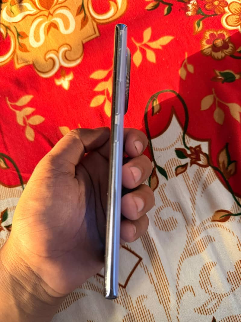 Tecno CAMON 30S 3
