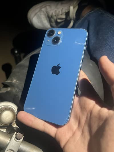 Apple iPhone 13