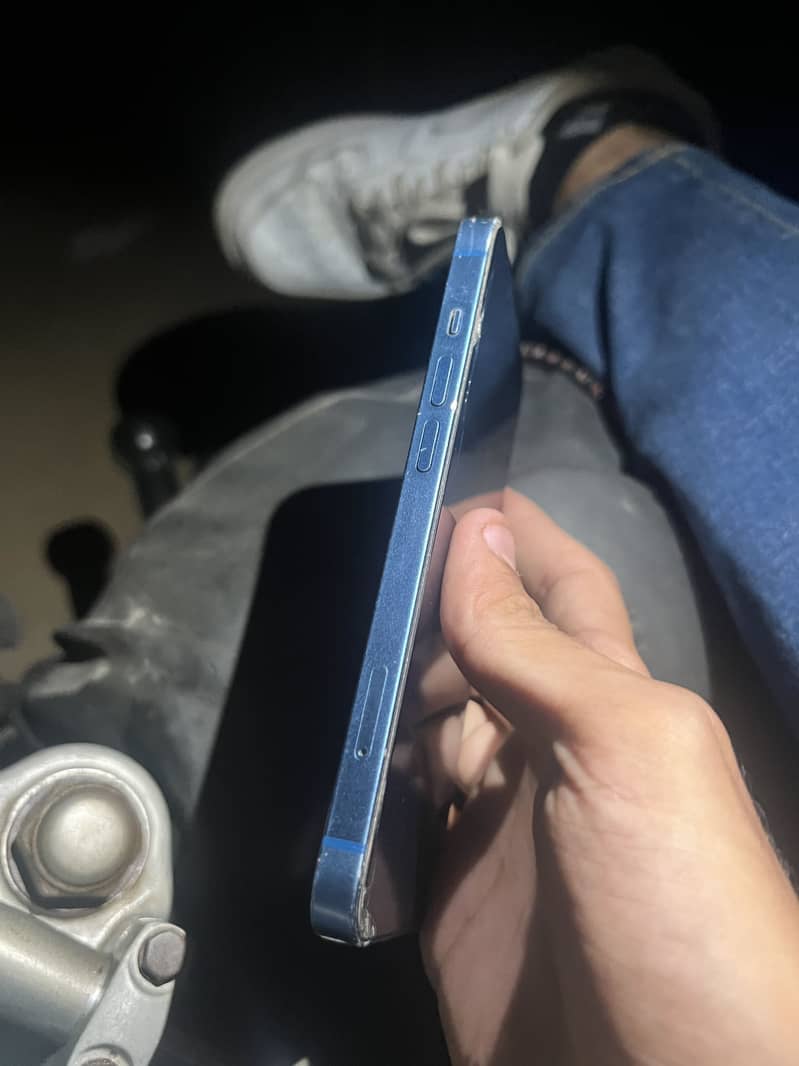 Apple iPhone 13 1
