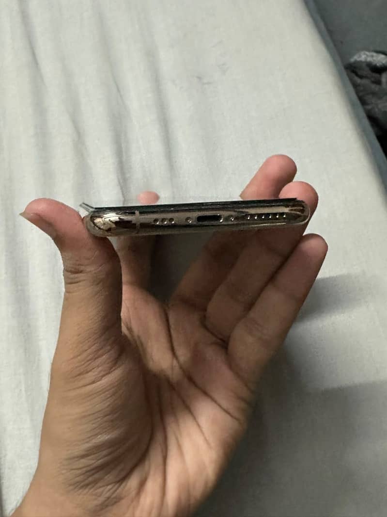 Apple iPhone 11 Pro 1