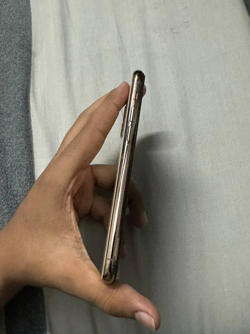Apple iPhone 11 Pro 2
