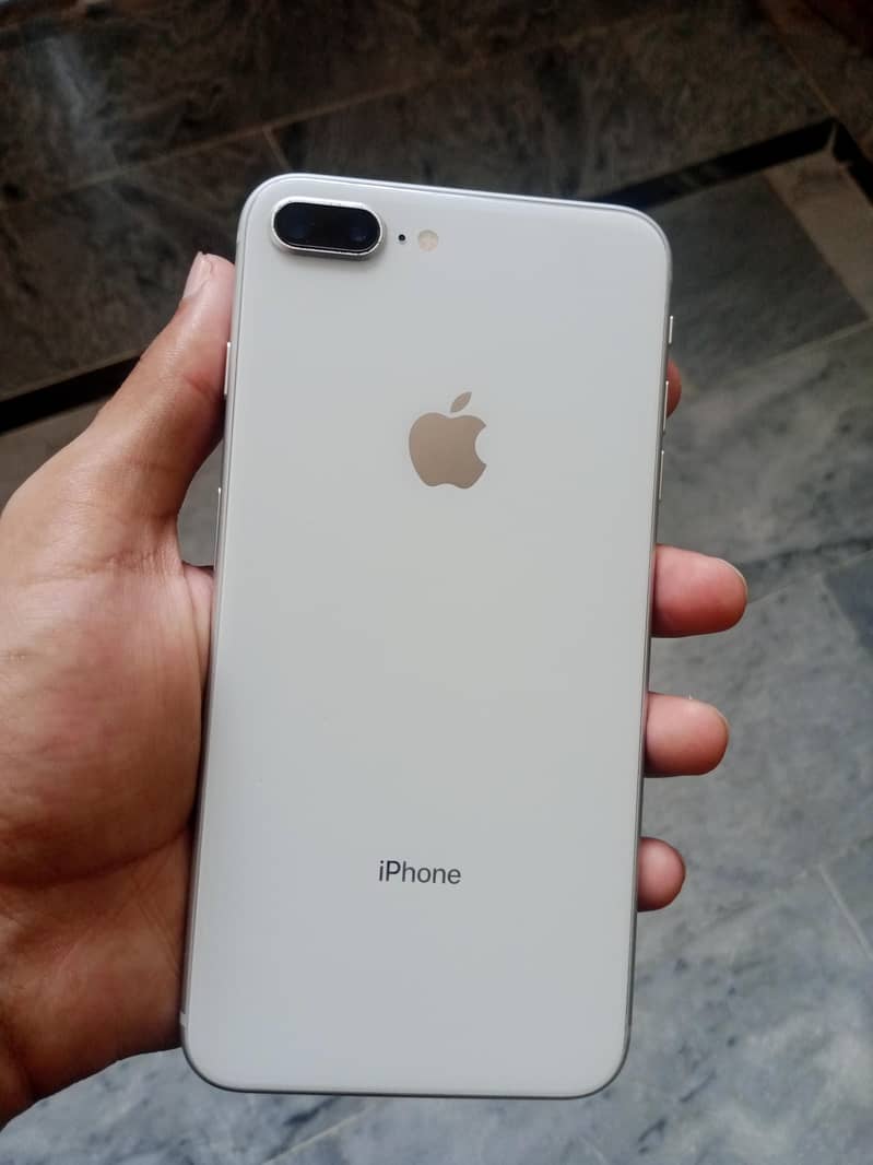 Apple iPhone 8 Plus 0