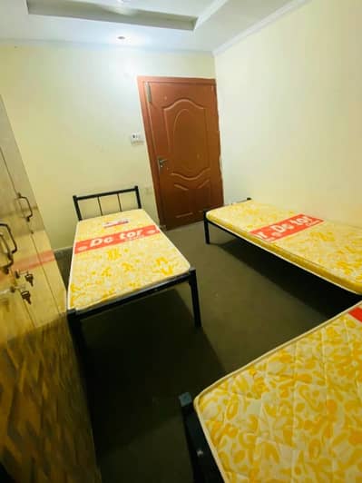 Affordable Hostel for Boys Near Arid University & GCT College