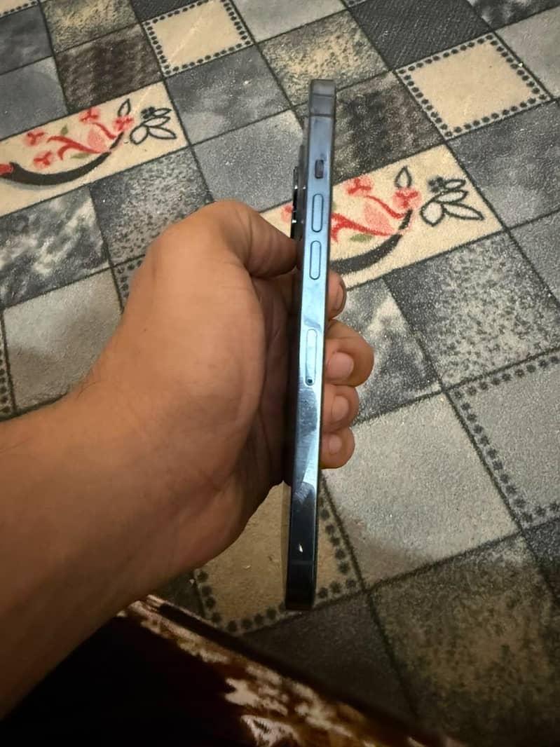 Apple iPhone 12 Pro Max 3