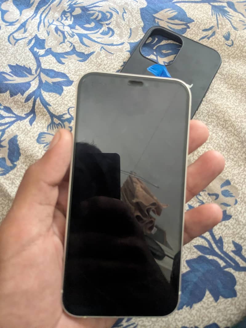Apple iPhone 12 3