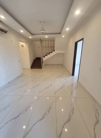 SILENT COMMERCIAL INDEPENDENT BANGALOW AVAILABLE FOR RENT GULSHAN-E-IQBAL BLOCK 7