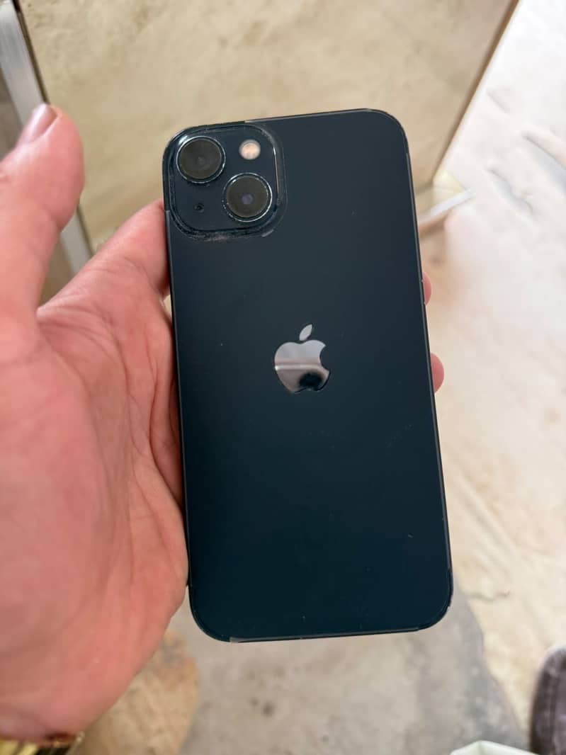 Apple iPhone 13 4