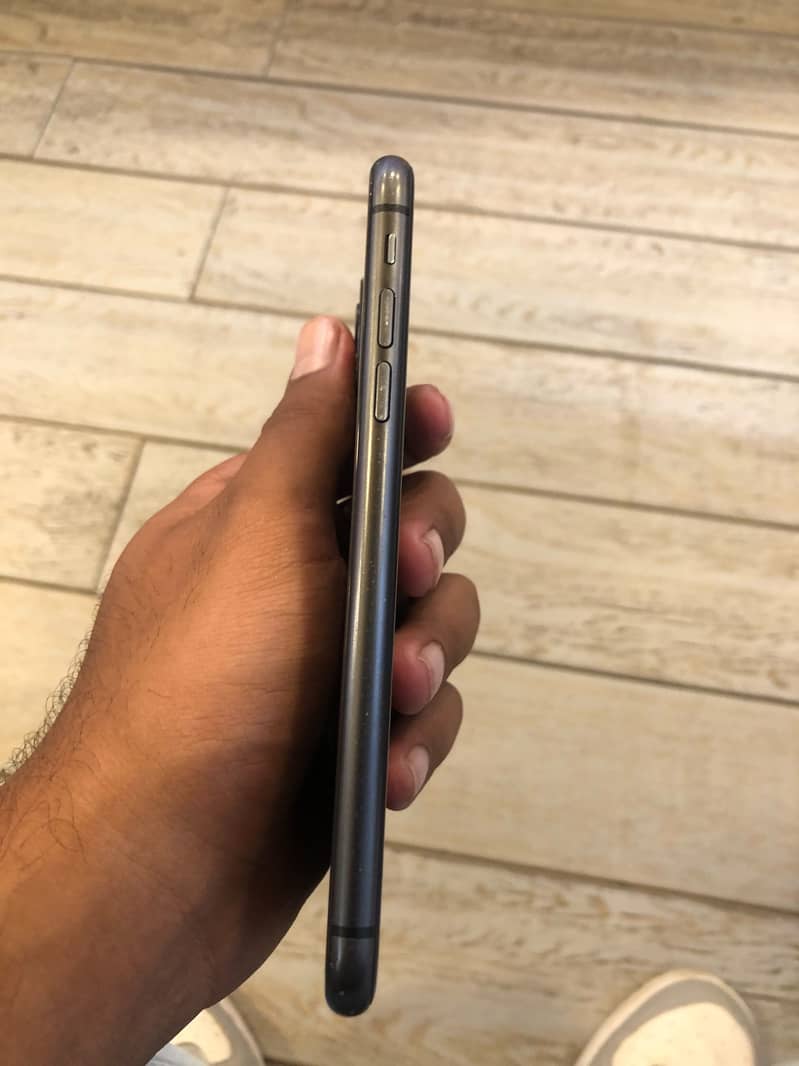 Apple iPhone 11 0