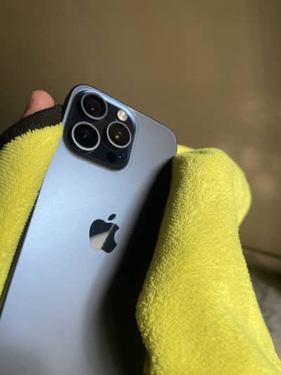 Apple iPhone 15 Pro Max