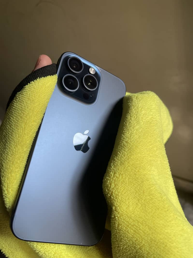 Apple iPhone 15 Pro Max 1