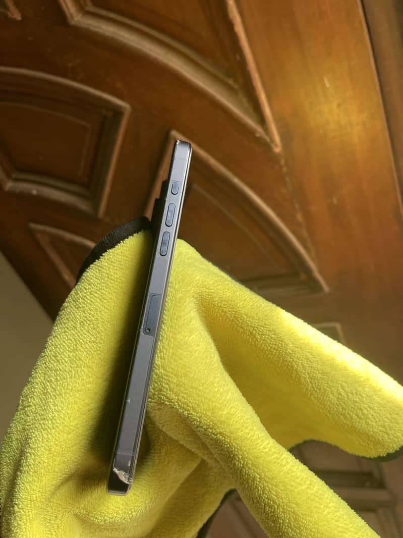 Apple iPhone 15 Pro Max 5