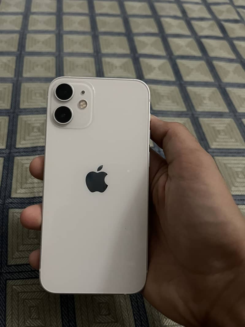 Apple iPhone 12 mini 3