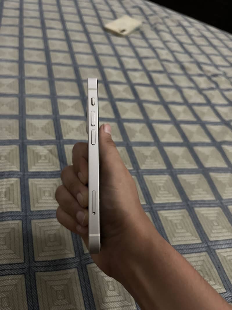 Apple iPhone 12 mini 4