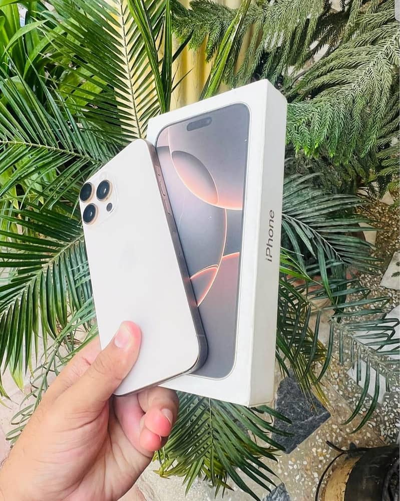 Apple iPhone 16 Pro Max 1