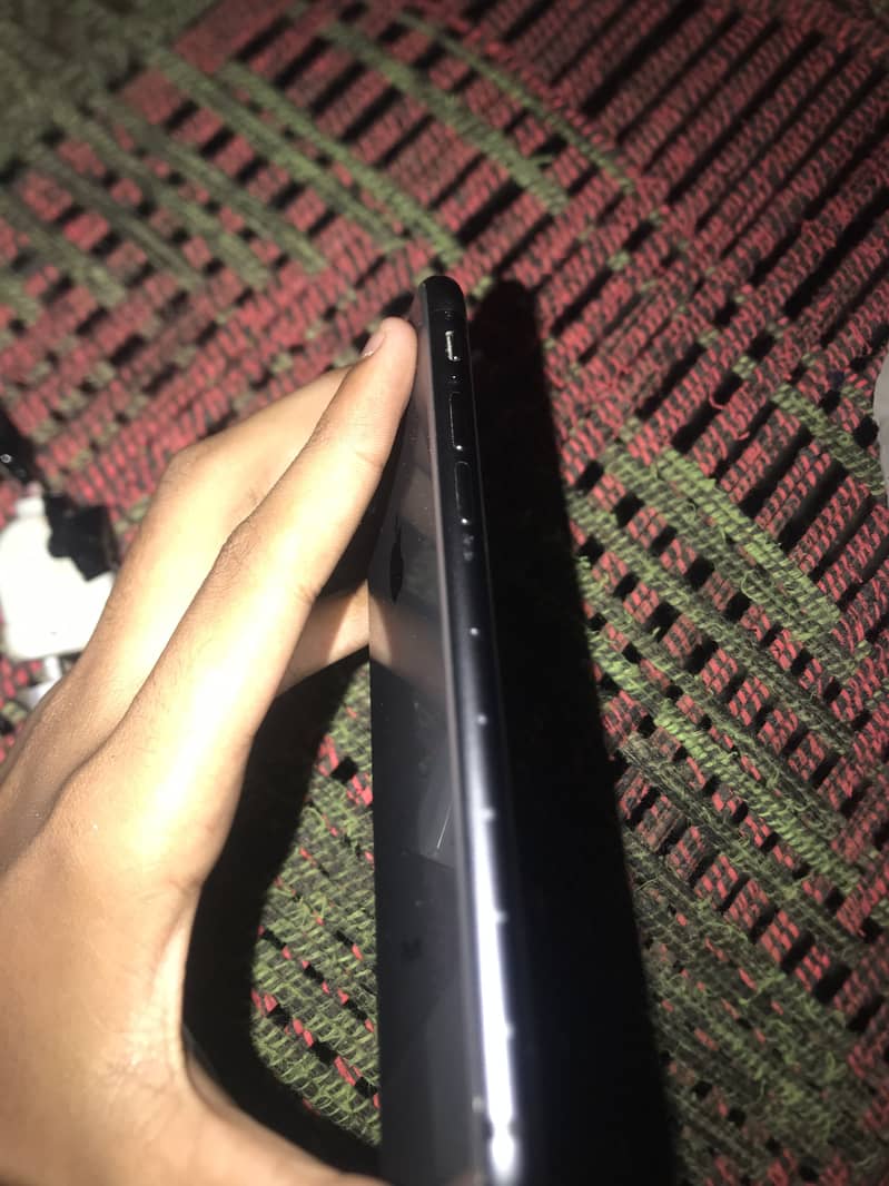Apple iPhone 8 6
