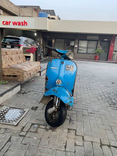 Vespa Super 150