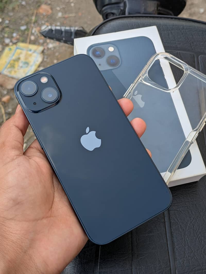 Apple iPhone 13 0