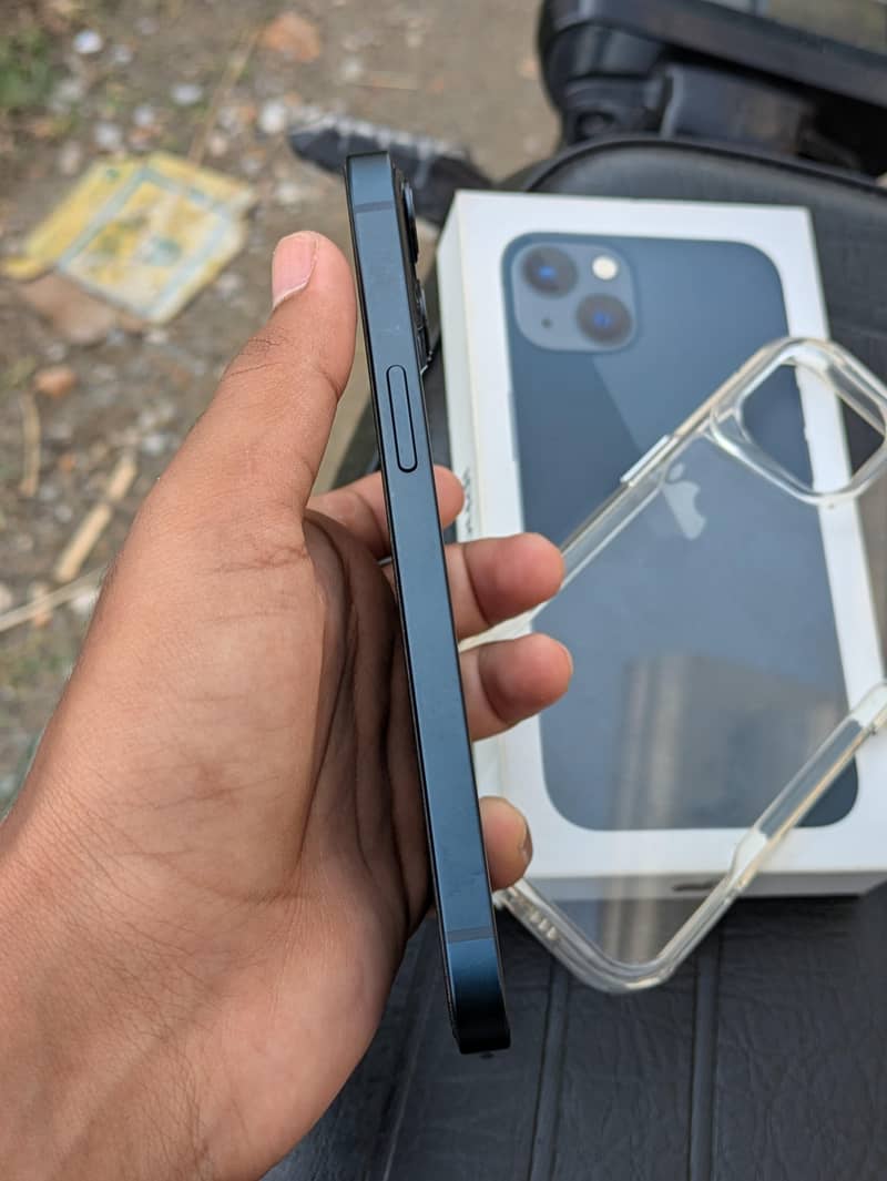 Apple iPhone 13 1