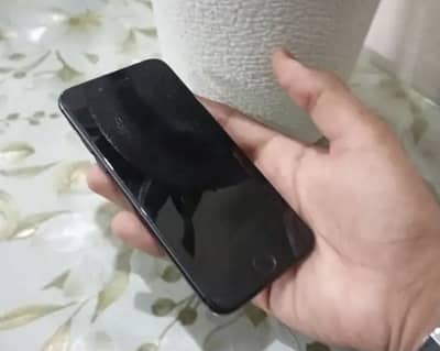 Apple iPhone 7