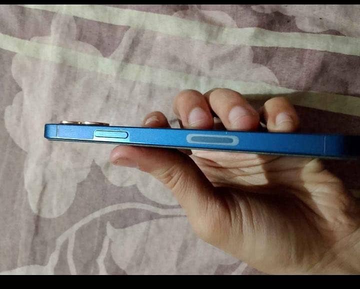 Apple iPhone 12 2