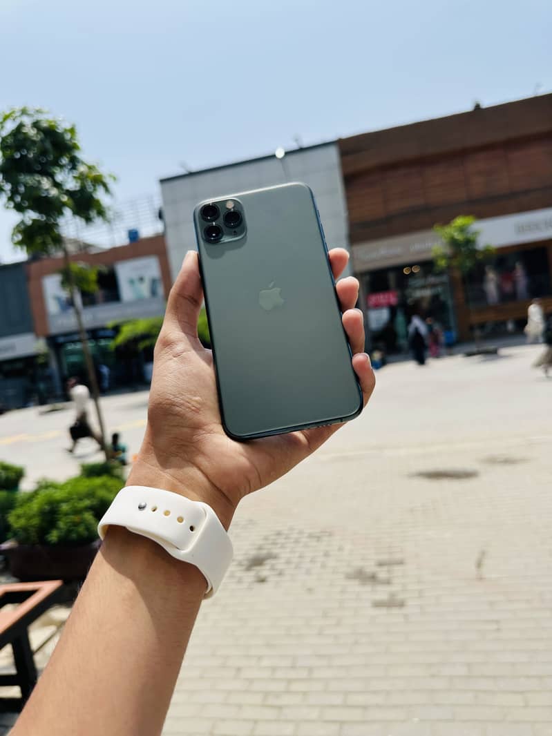 Apple iPhone 11 Pro Max 2