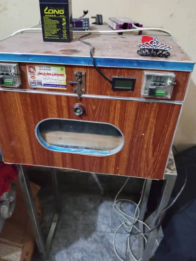 60 eggs ac/DC incubator