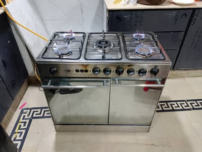 Starco 5 Burner Gas Cooking Range with Oven & Grill – Good Condition
