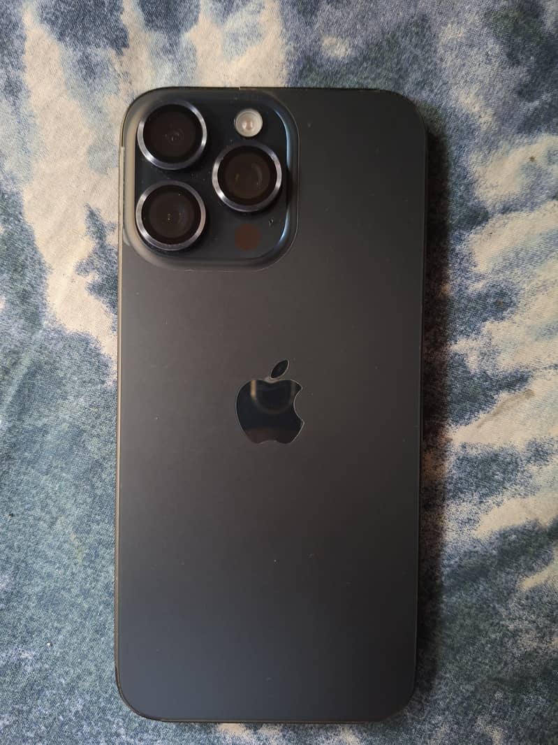 Apple iPhone 15 Pro Max 0