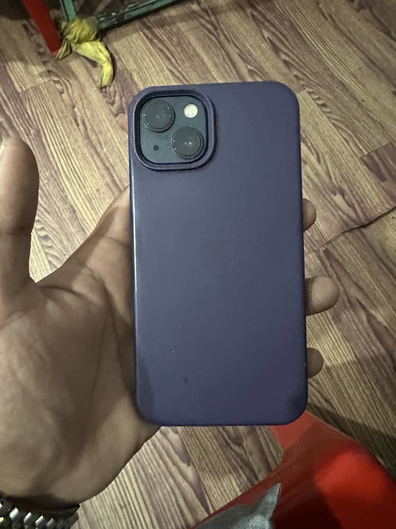 Apple iPhone 13 4