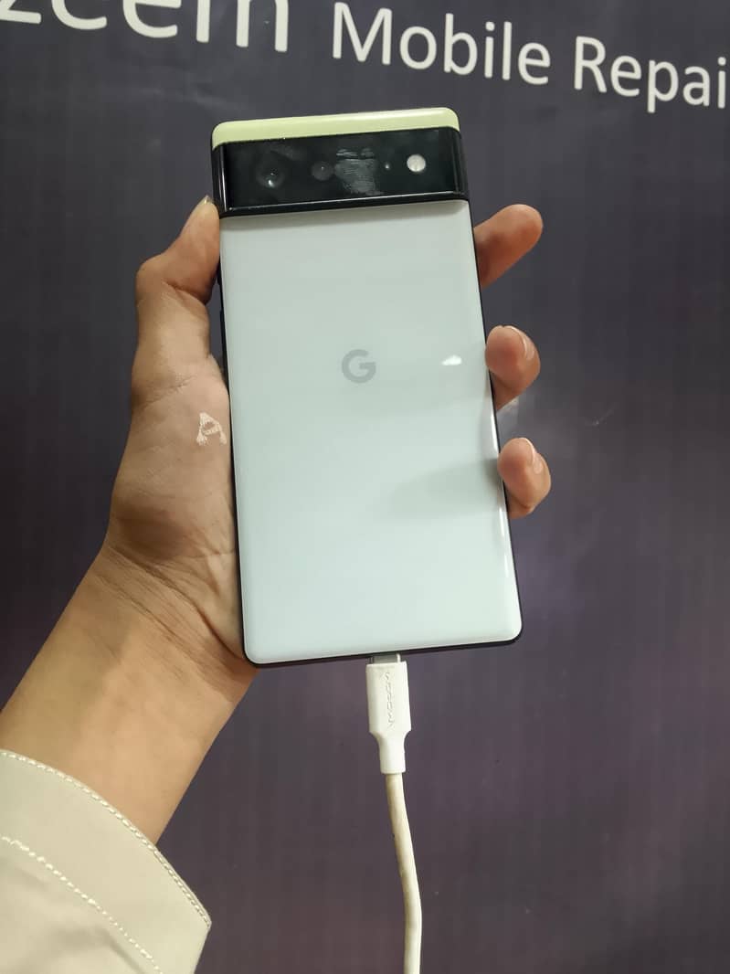 Google Pixel 6 4